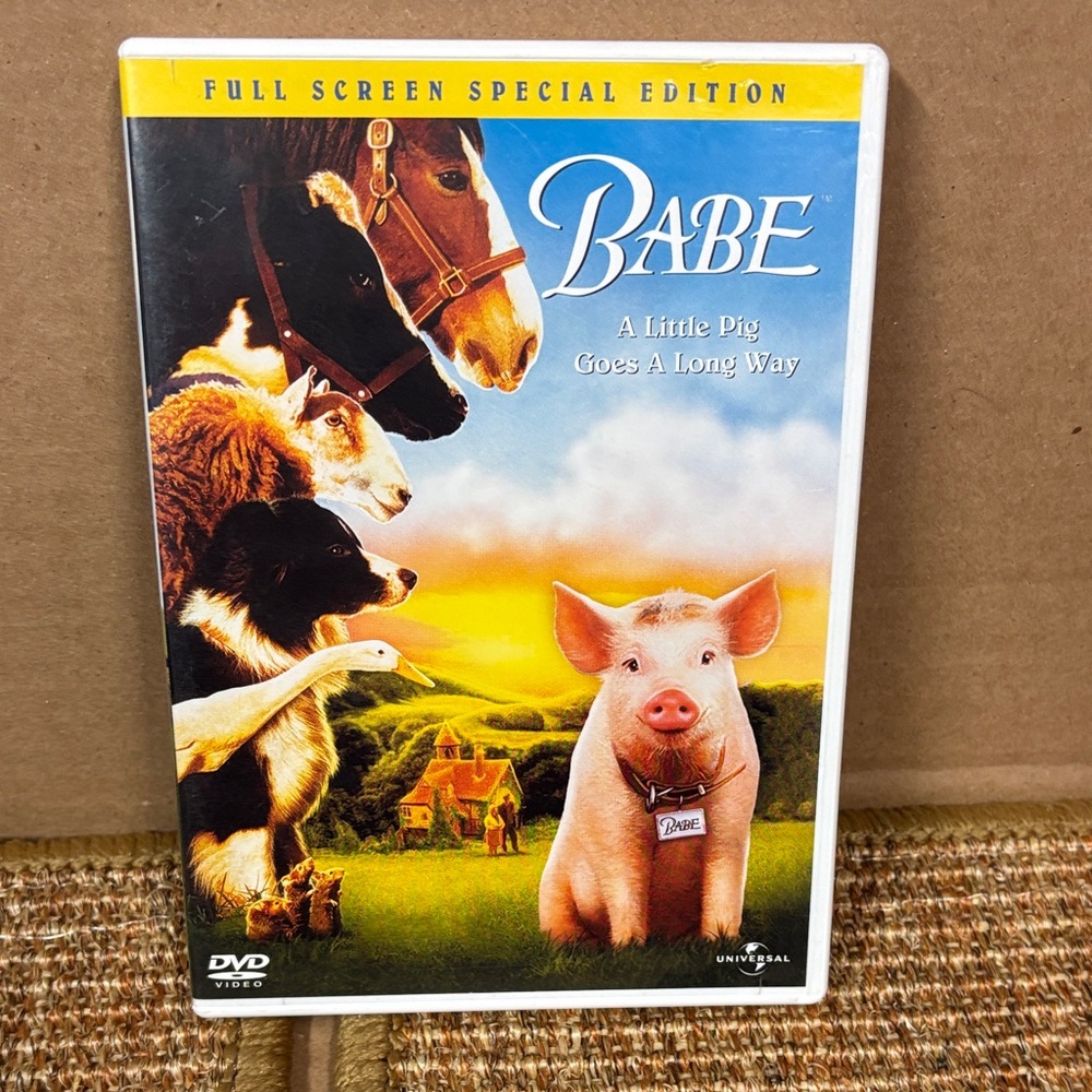 Universal Babe DVD - Full Screen Special Edition